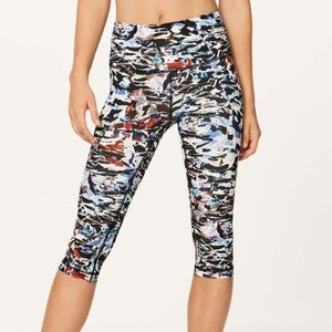 Lululemon Wunder Under Hi-Rise 1/2 Tight, sz 6